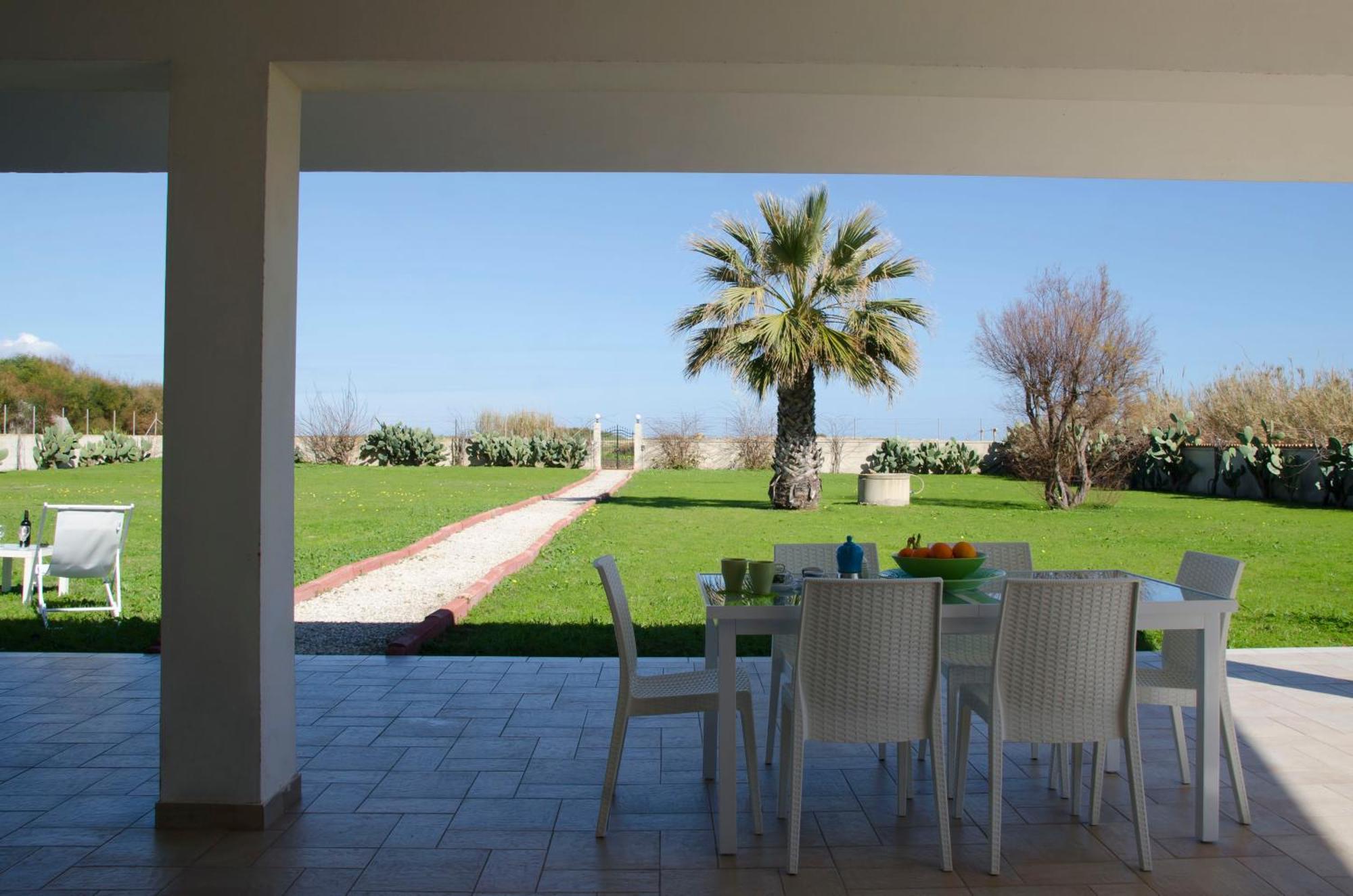 Villa Soleado, Marzamemi - Sea Front Villa Reitani Exteriör bild